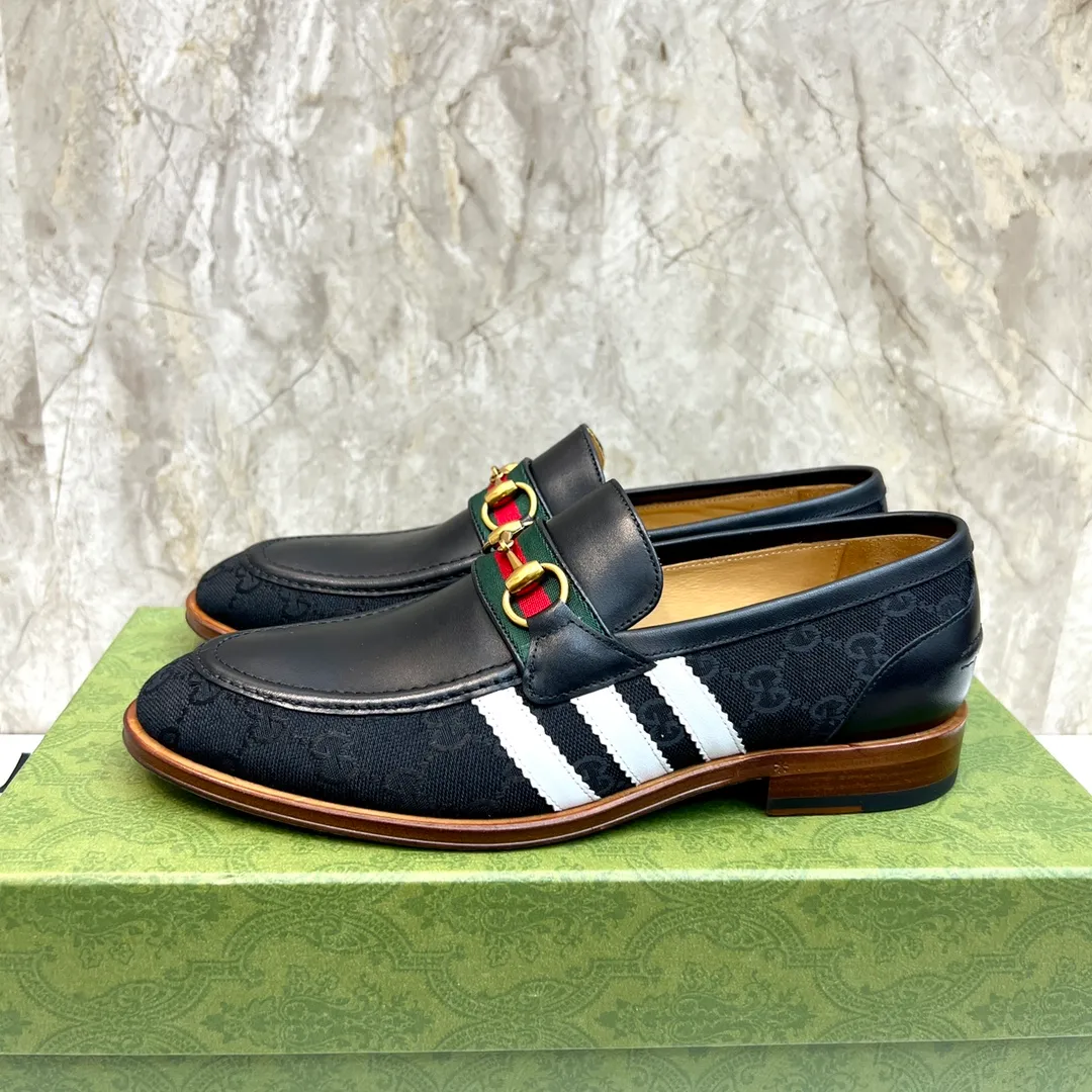 Original leather outsole P900 Brand: Co-branded Adidas｜GUCCI (Gucci) Standard code: Men's size 38–44 (45/46 can be customized) Grade: Same style as the official website Original quality Material: Original cowhide Leather lining Original leather outsole Style category: Men's fashionable casual leather shoes Distinguished big-name luxury elements top luxury Color: Actual picture